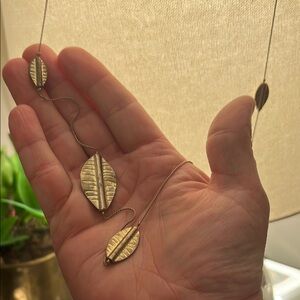 Gold Leaf Pendant Necklace